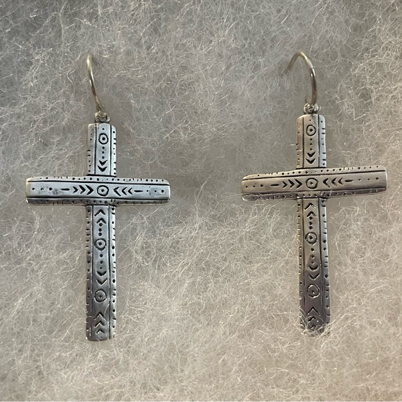 Silpada Cross ‘Ideal’ Sterling Silver Etched Engraved Earrings W3070 - Picture 9 of 13